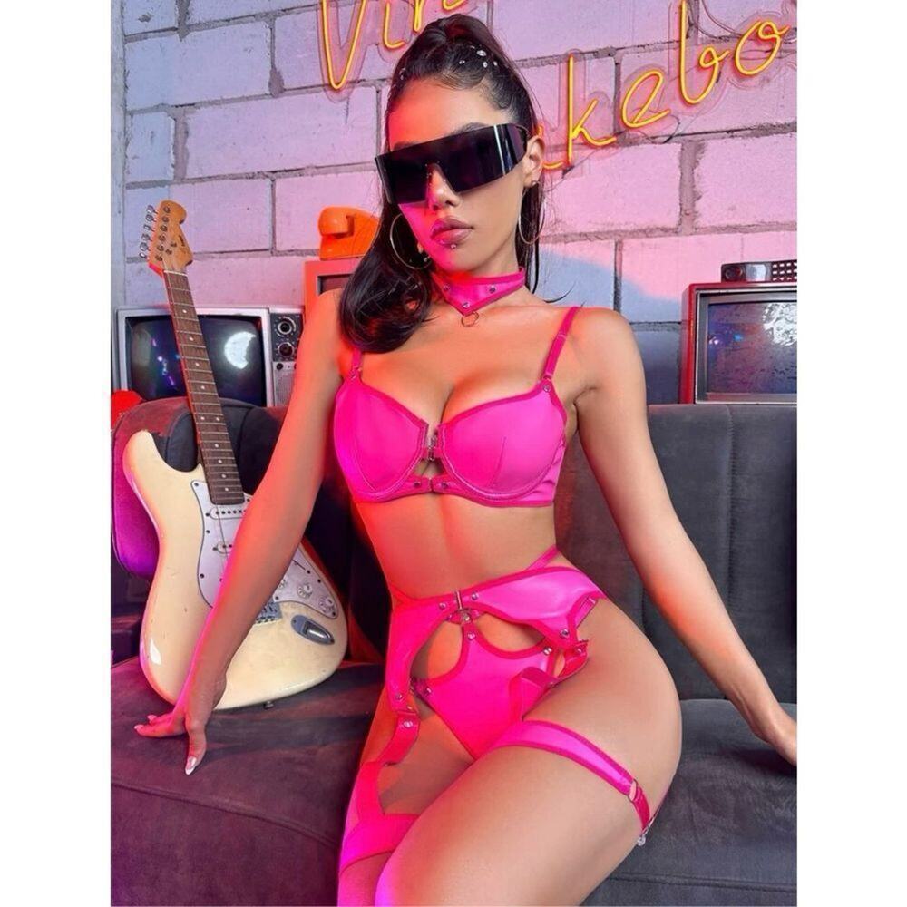 Sexy Pink Valentine’s Ring Linked Garter Bra Lingerie Harness 4 Piece Set - Picture 9 of 10
